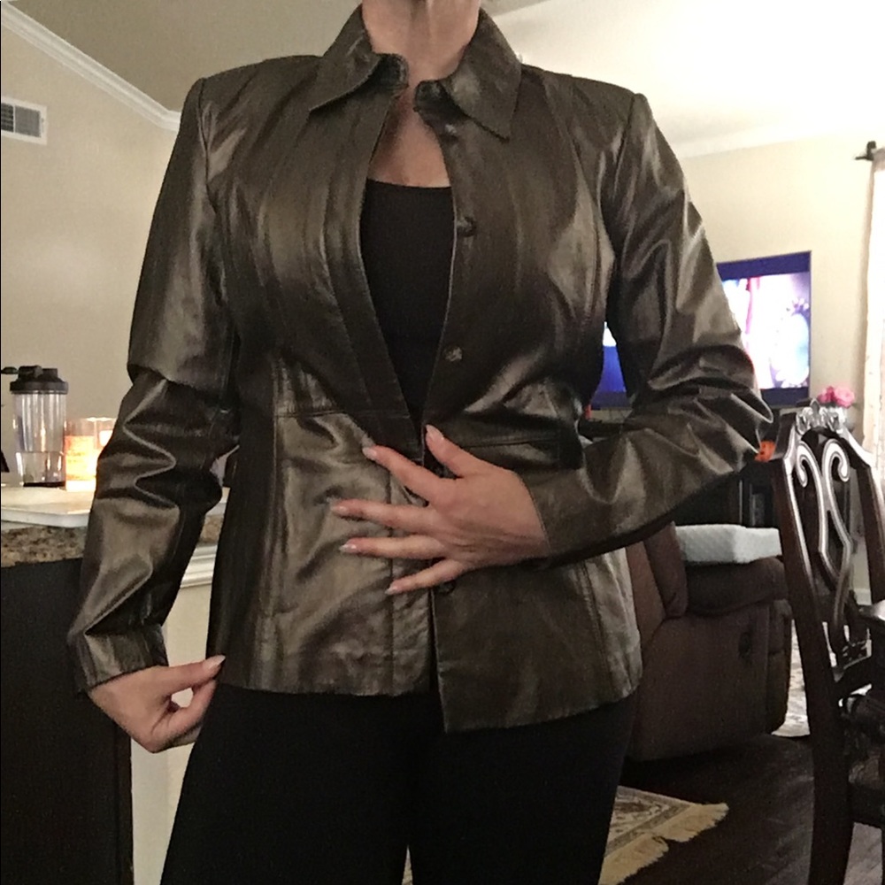 Leather jacket apostrophe